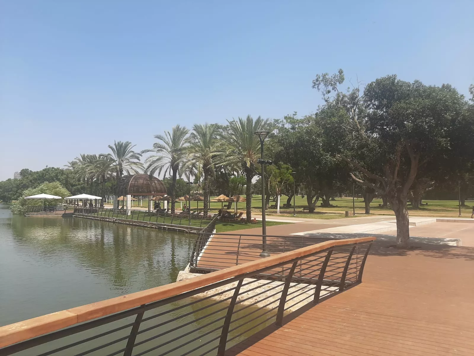 טליה ולאונל- צמד בארץ אהבתי בסיור מוזיקליבשביל נעמי שמר בפארק הלאומי ברמת גן
